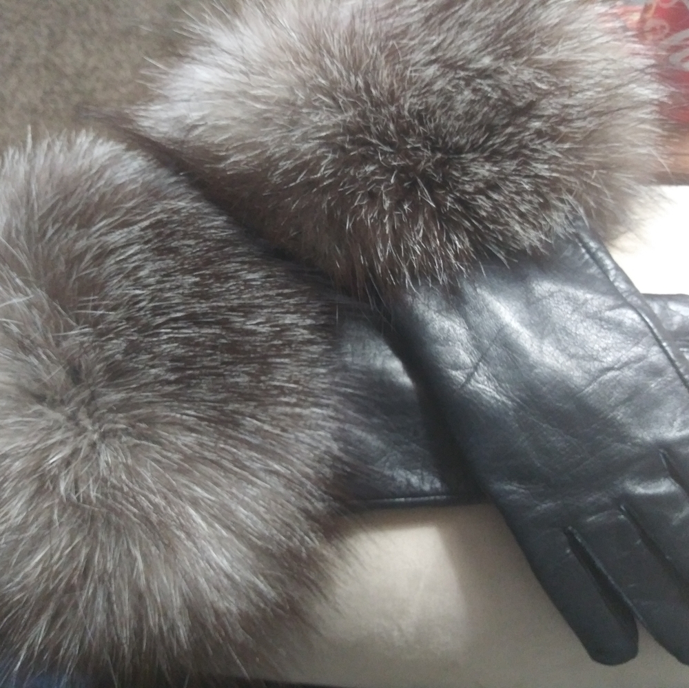 Women's Bellis Cashmere-Lined Lambskin Leather Glo